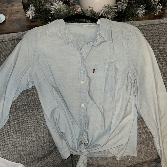 Levi button down - Picture 2 of 2